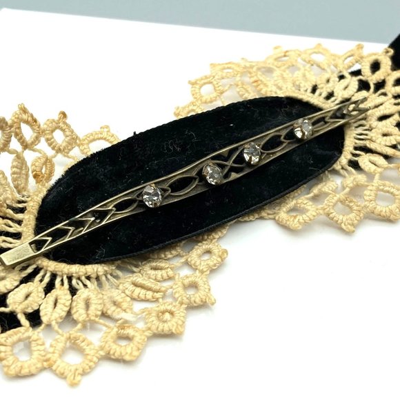 Victorian Mourning Bar Brooch with Velvet Ribbon and Lace, Long Crystal Lapel - Picture 2 of 5